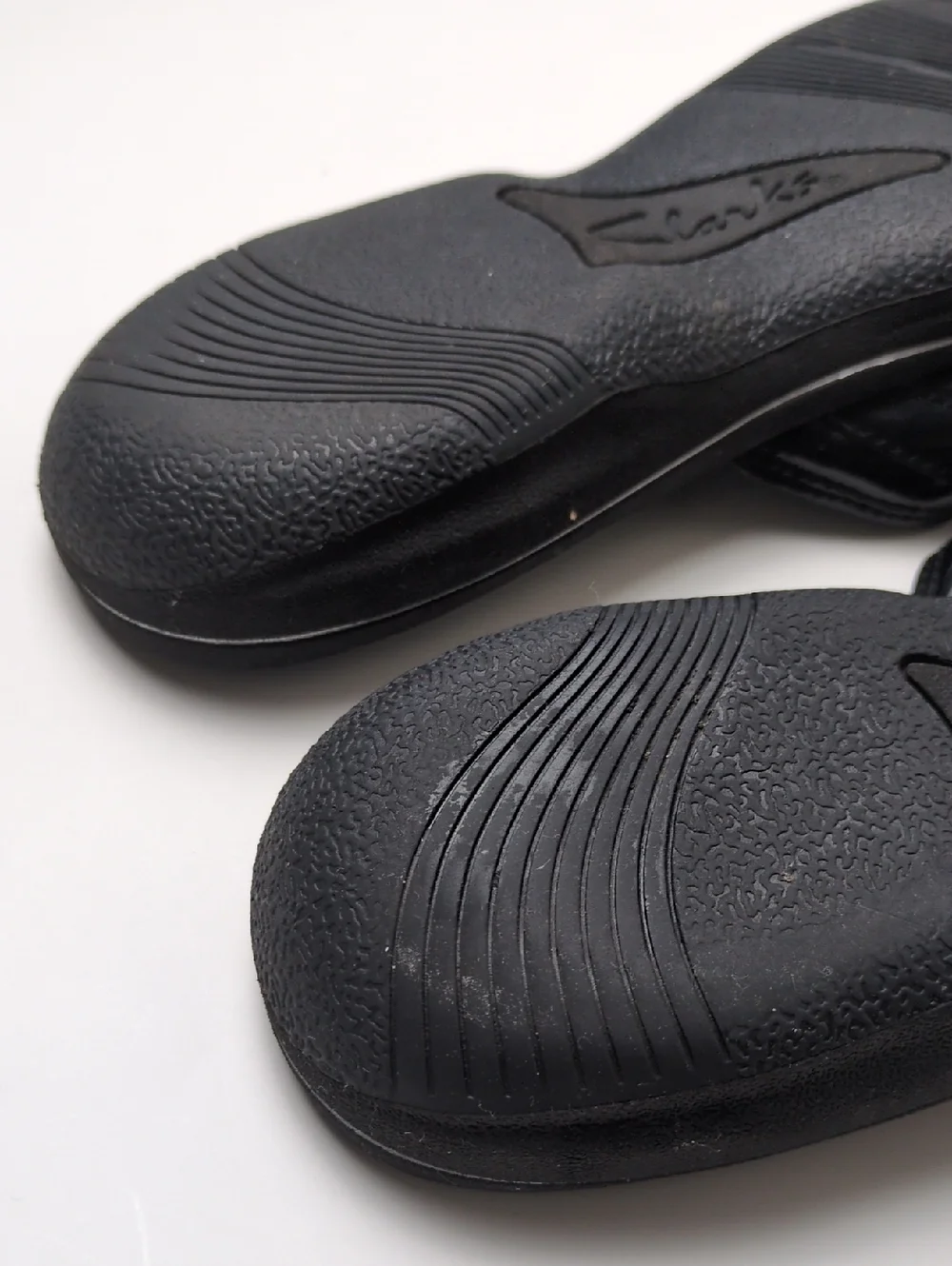 Clarks Cloudsteppers Black Patent  CushionSoft Flip Flop Sandals Women's 10